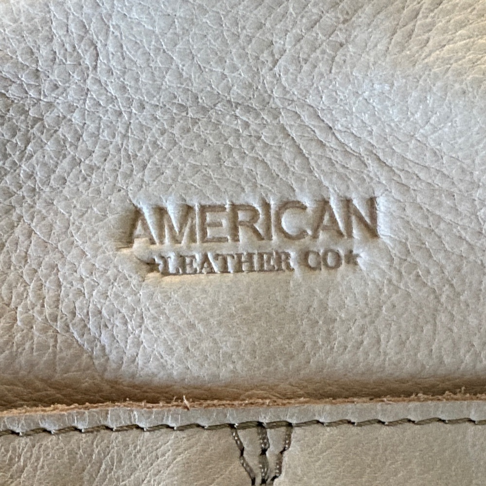 American Leather Cream Shoulder Bag - Picture 2 of 3